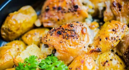 550300c725EDNthumb110photodune 9133186 The Baked Potatoes With Chicken Xs